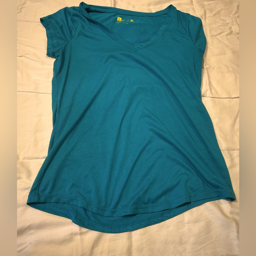 Small polyester V neck Tshirt